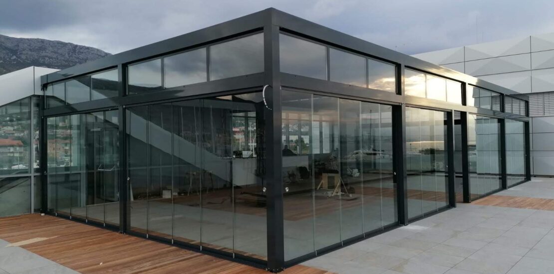 Bioclimatic pergola