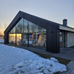 Frameless sliding glass panels with panoramic view
